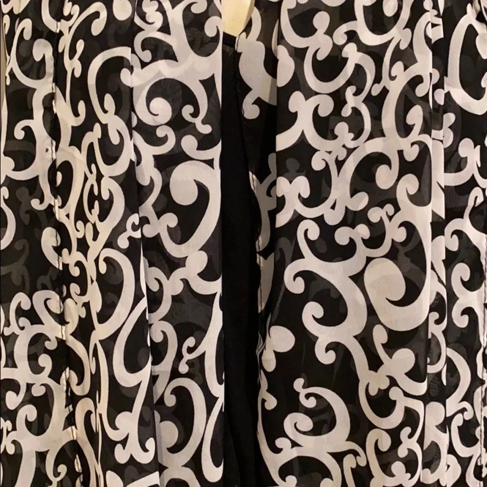 Black and White Thin Geometric pattern Scarf